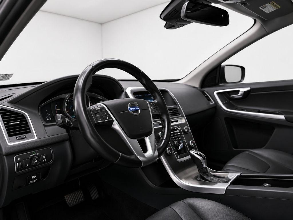 Volvo XC60 T8 eAWD Plug-In Hybrid Momentum 2015