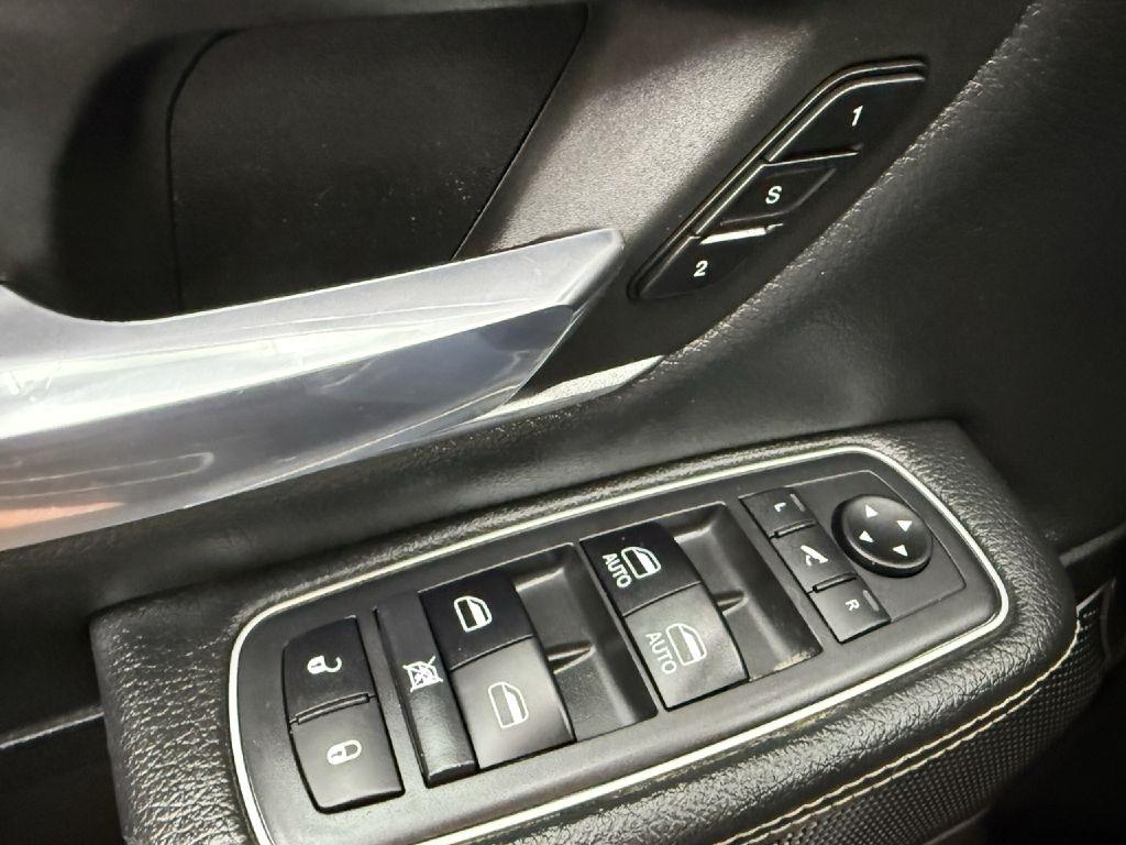 RAM 1500 Laramie Crew Cab SWB 4WD 2019