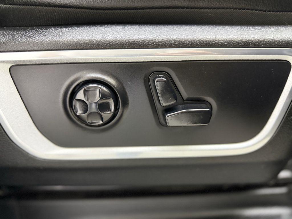 RAM 1500 Laramie Crew Cab SWB 4WD 2019