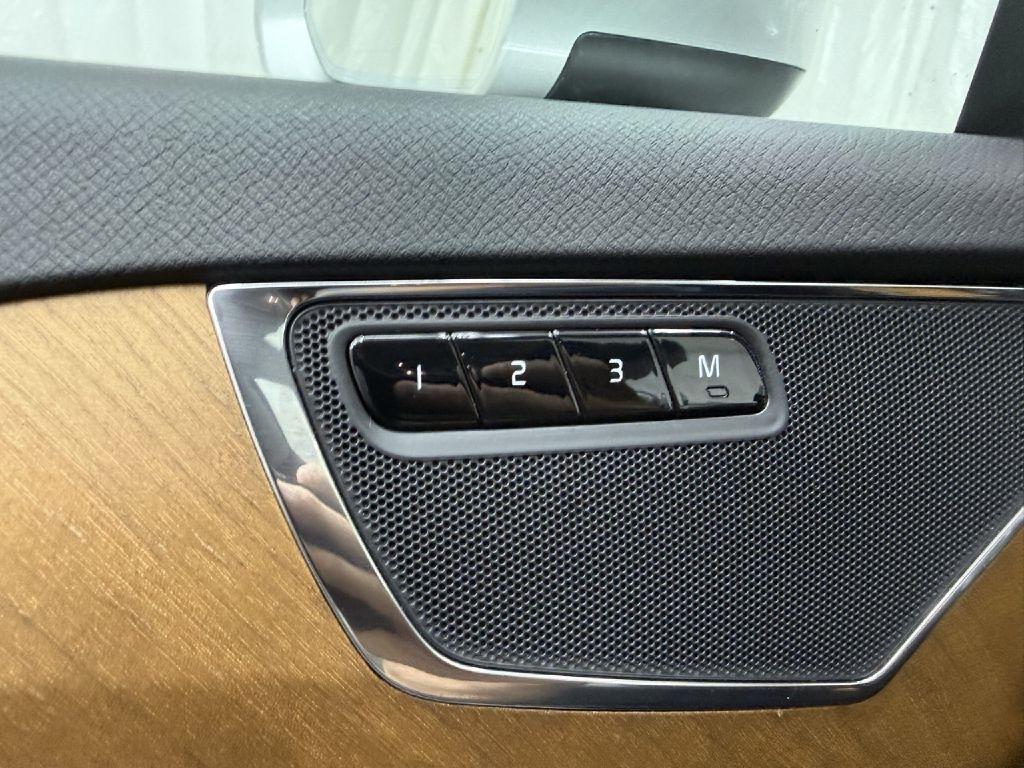 Volvo XC90 T6 Momentum AWD 2022