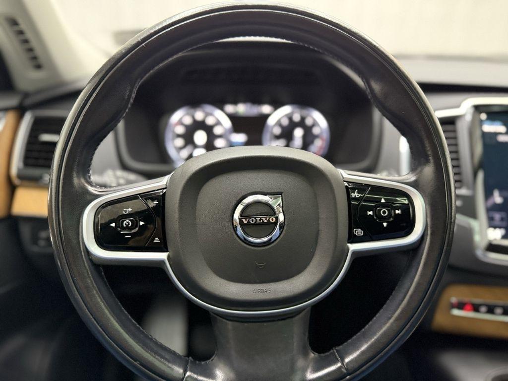 Volvo XC90 T6 Momentum AWD 2022