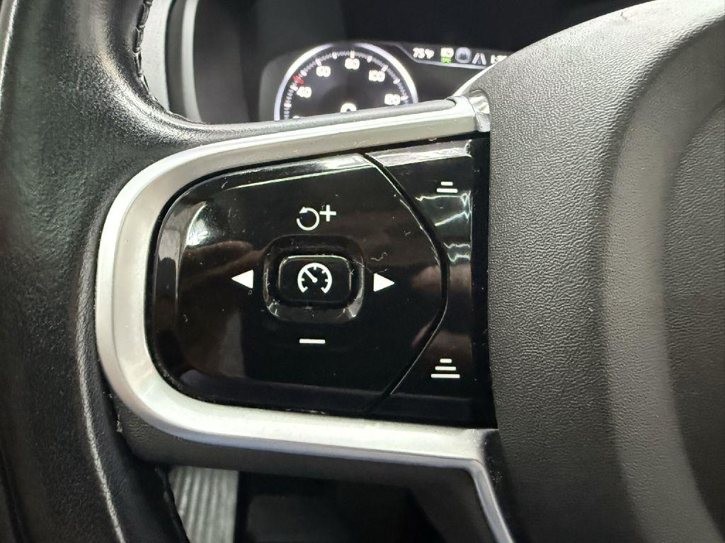 Volvo XC90 T6 Momentum AWD 2022