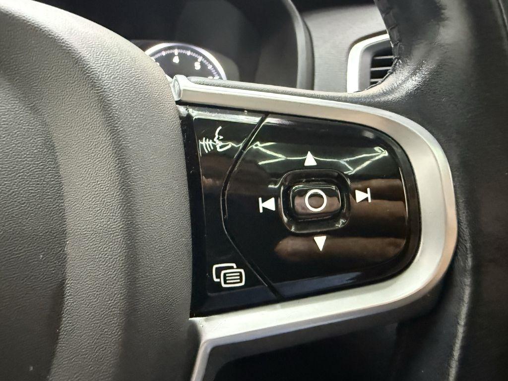 Volvo XC90 T6 Momentum AWD 2022