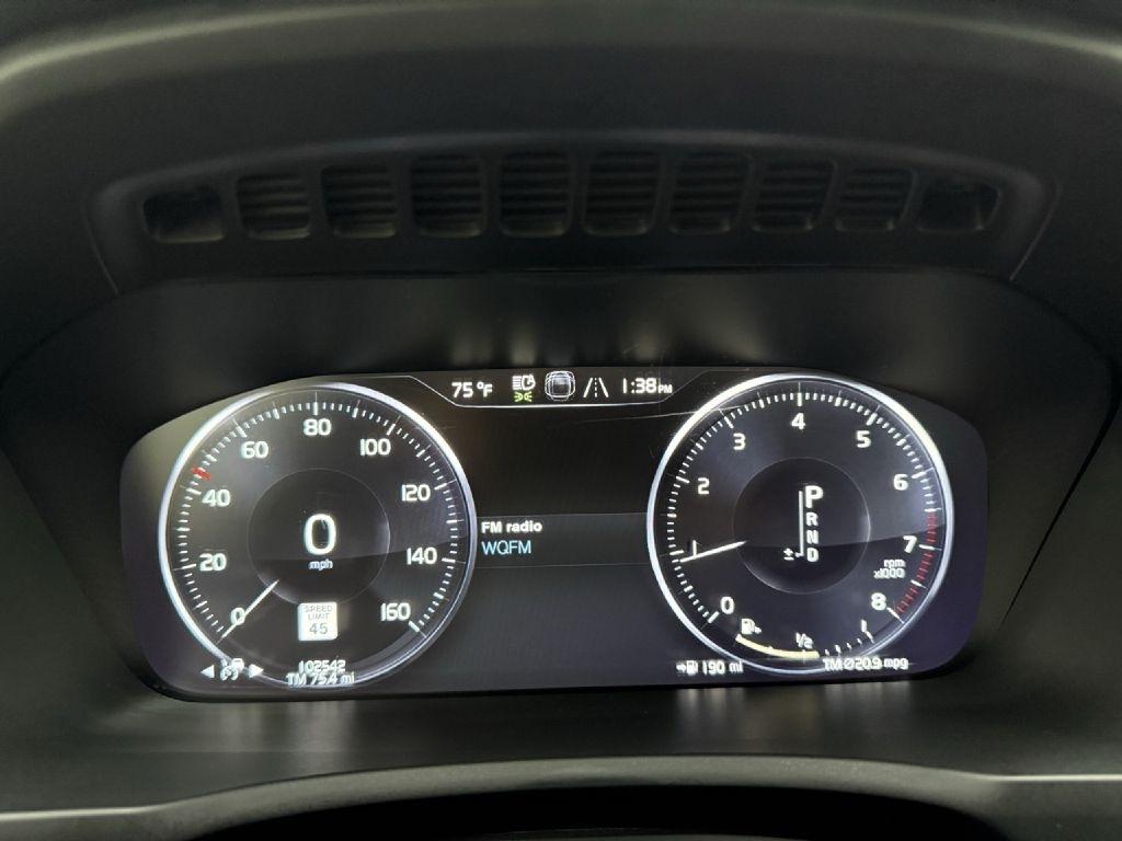 Volvo XC90 T6 Momentum AWD 2022