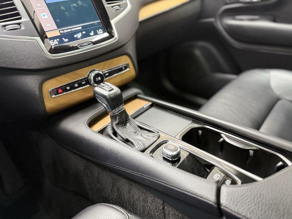 Volvo XC90 T6 Momentum AWD 2022
