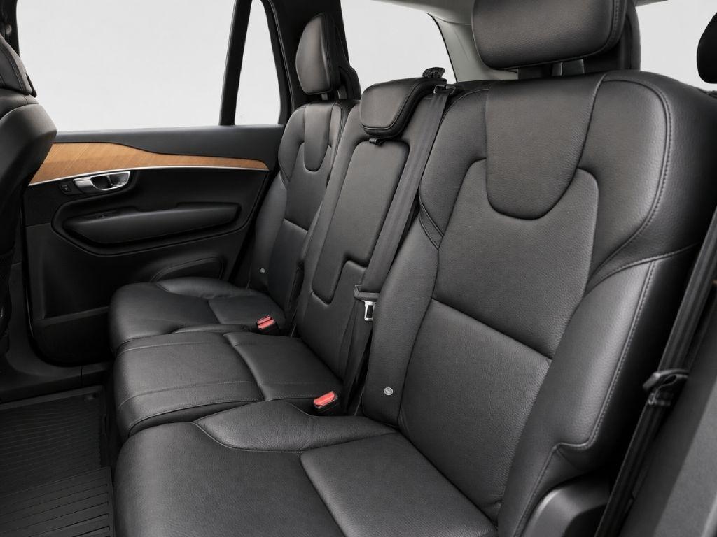 Volvo XC90 T6 Momentum AWD 2022