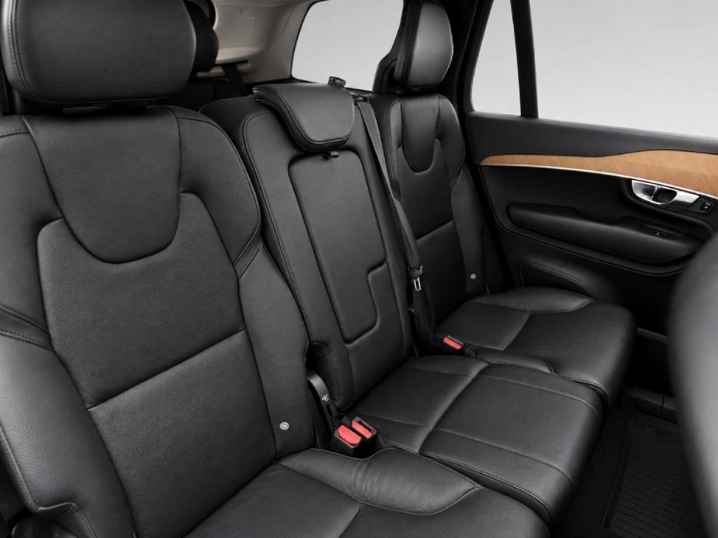 Volvo XC90 T6 Momentum AWD 2022