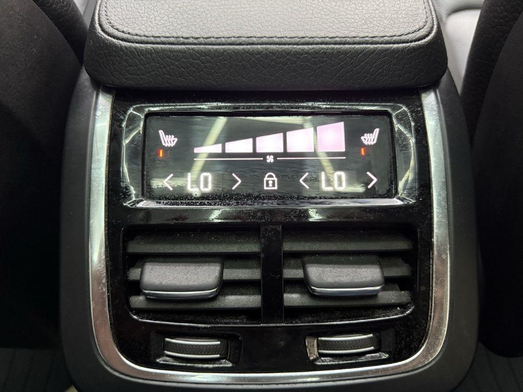 Volvo XC90 T6 Momentum AWD 2022