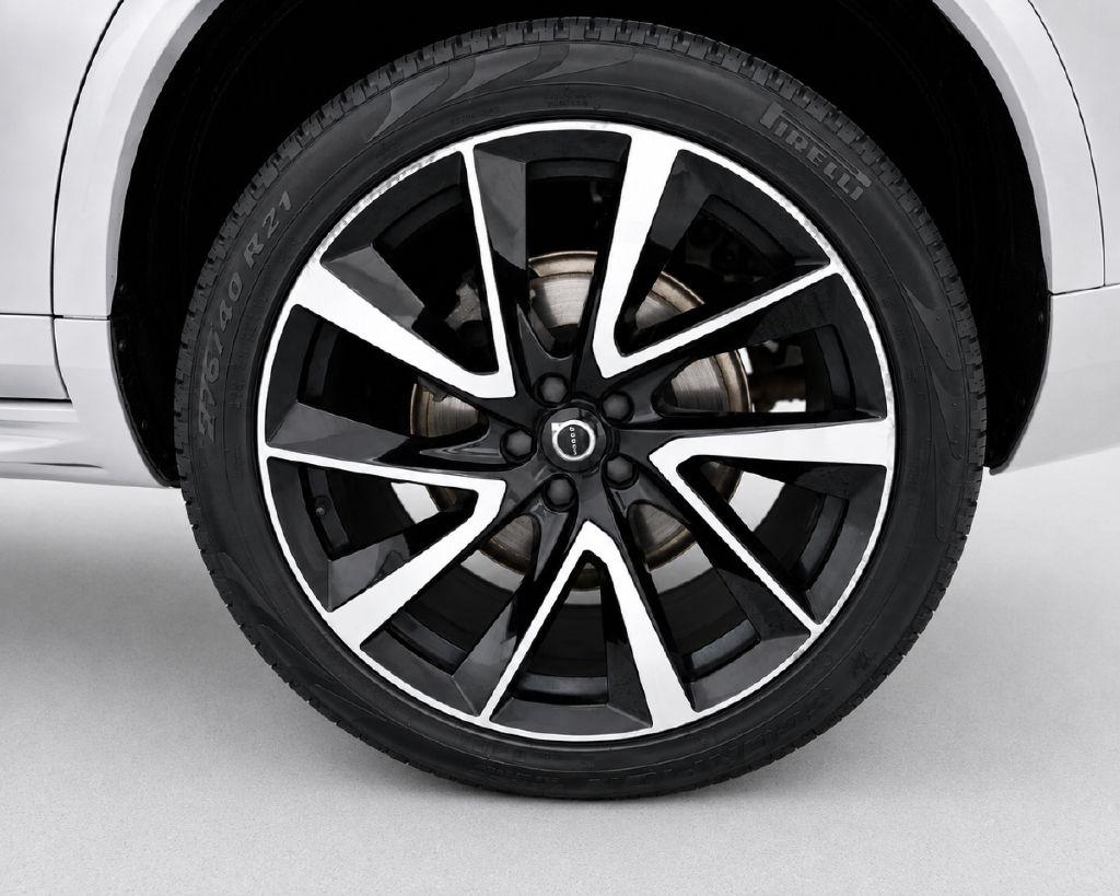 Volvo XC90 T6 Momentum AWD 2022