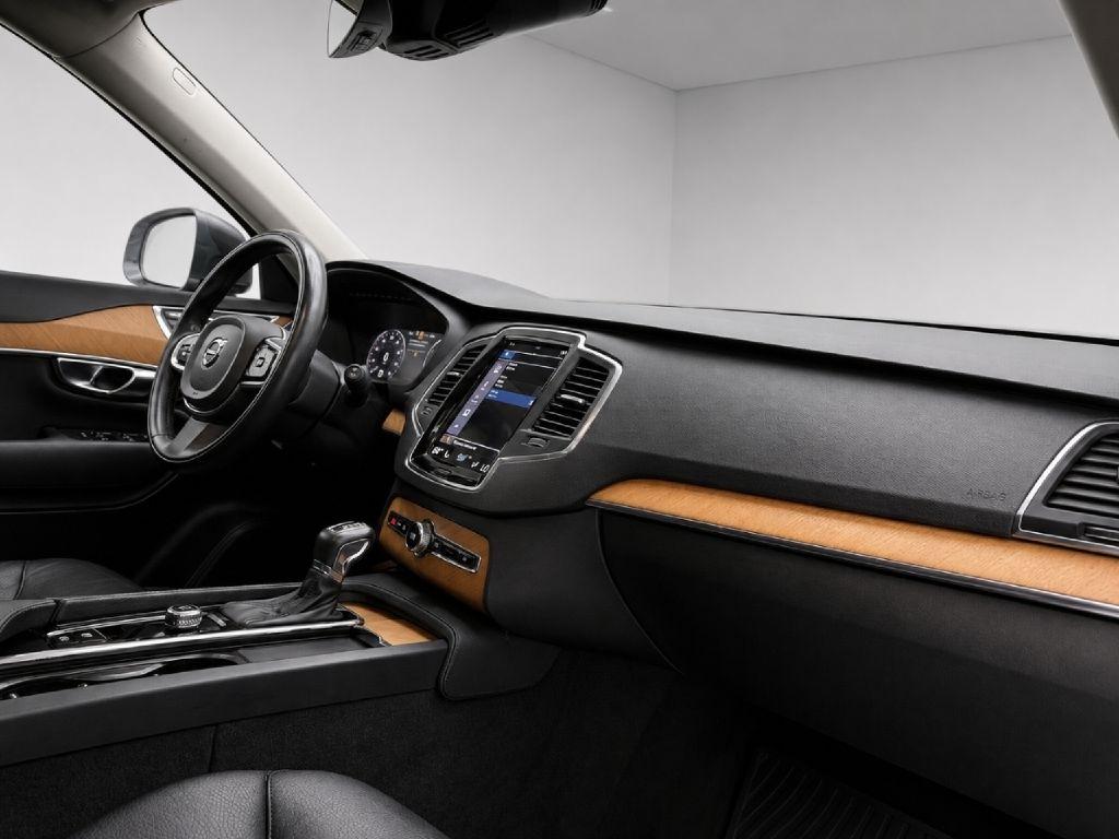 Volvo XC90 T6 Momentum AWD 2022