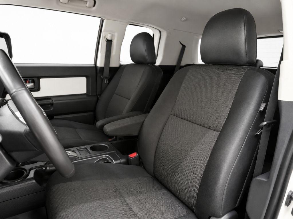 Toyota FJ Cruiser 4WD MT 2014