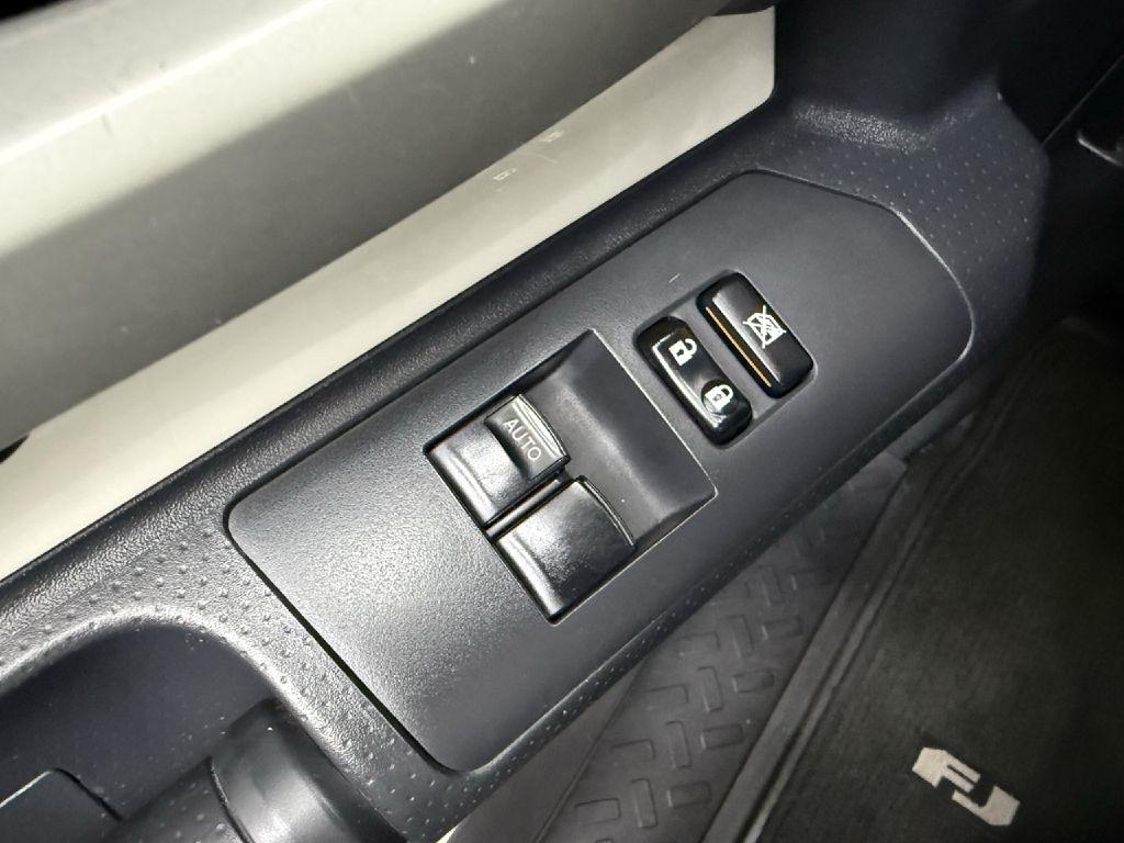 Toyota FJ Cruiser 4WD MT 2014