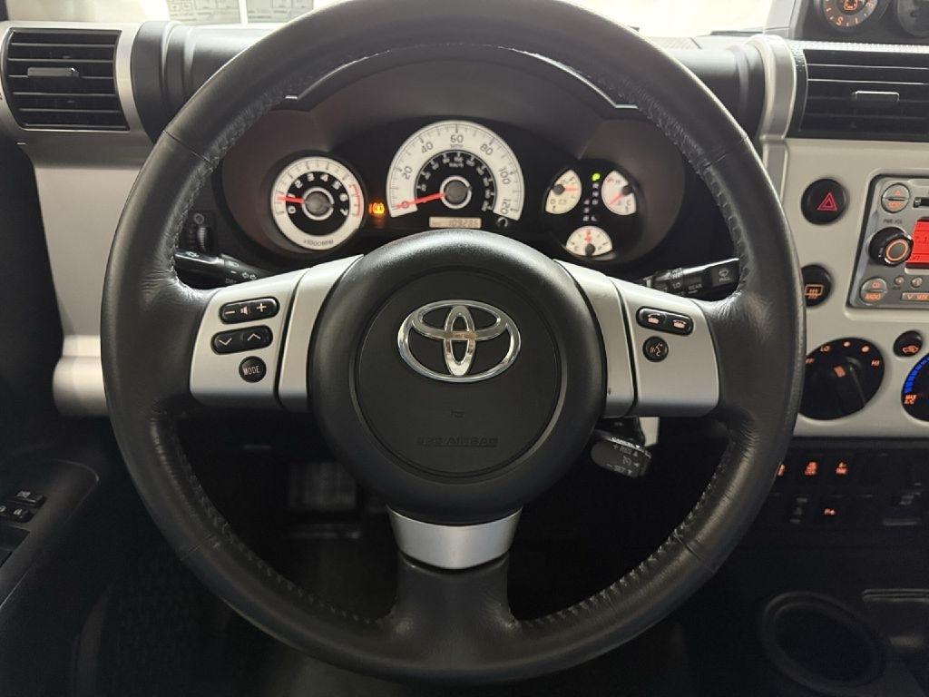 Toyota FJ Cruiser 4WD MT 2014