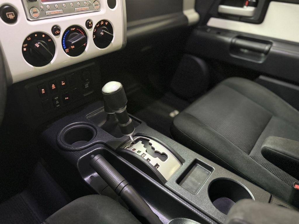 Toyota FJ Cruiser 4WD MT 2014