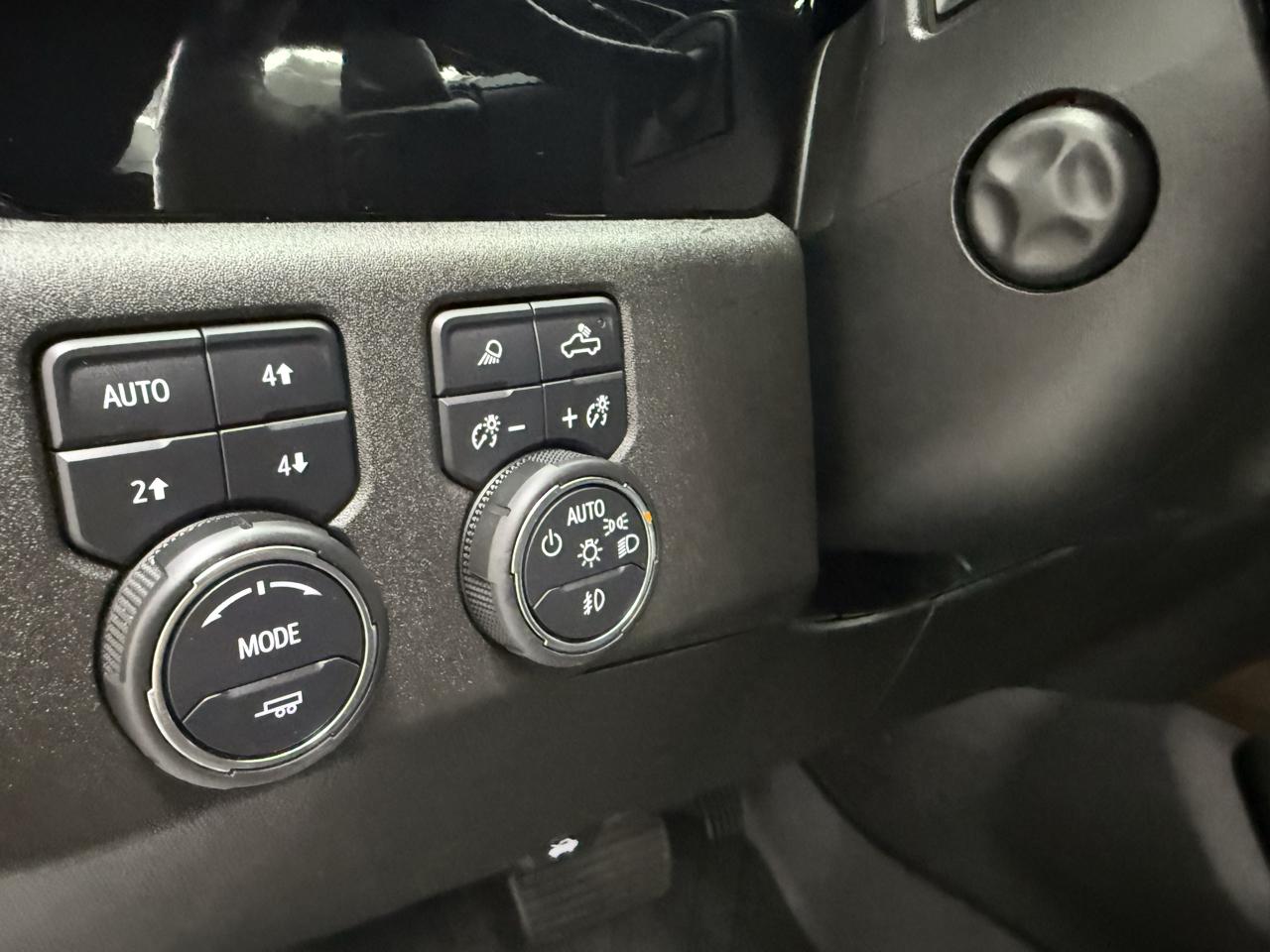 Chevrolet Silverado 1500 High Country Crew Cab 4WD 2022