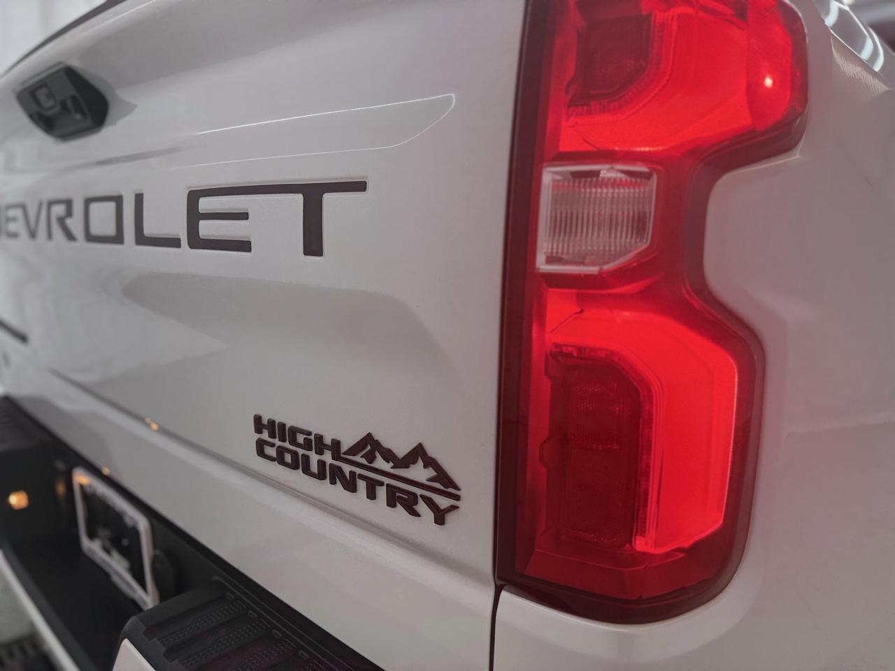 Chevrolet Silverado 1500 High Country Crew Cab 4WD 2022