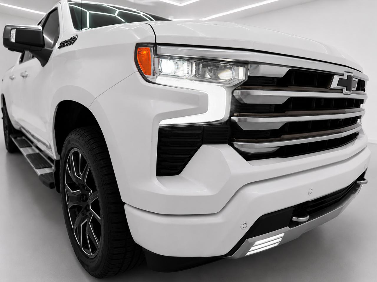 Chevrolet Silverado 1500 High Country Crew Cab 4WD 2022