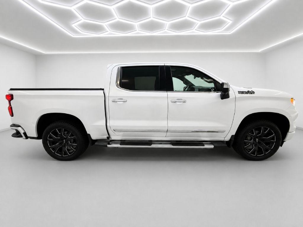 Chevrolet Silverado 1500 High Country Crew Cab 4WD 2022