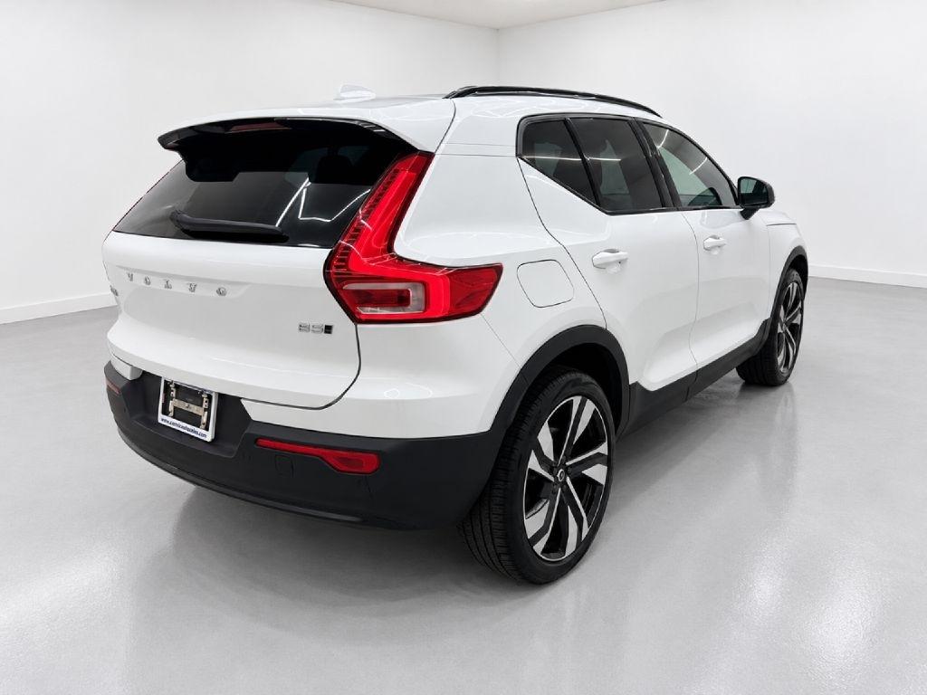 Volvo XC40 B5 Plus Dark AWD 2024