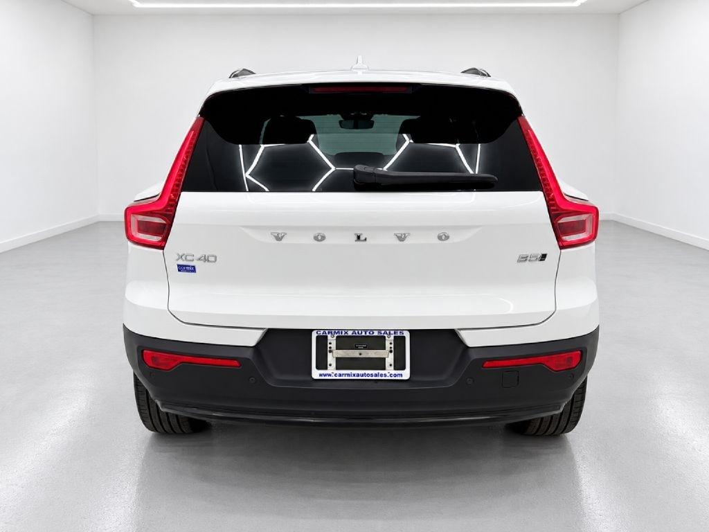 Volvo XC40 B5 Plus Dark AWD 2024