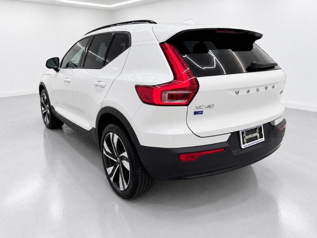 Volvo XC40 B5 Plus Dark AWD 2024