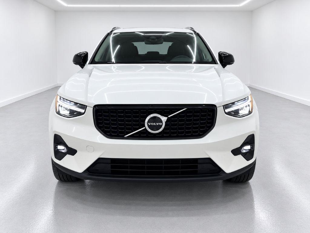 Volvo XC40 B5 Plus Dark AWD 2024