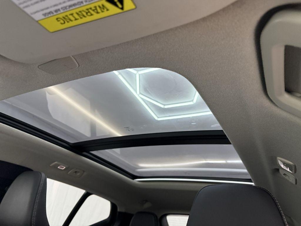 Volvo XC40 B5 Plus Dark AWD 2024