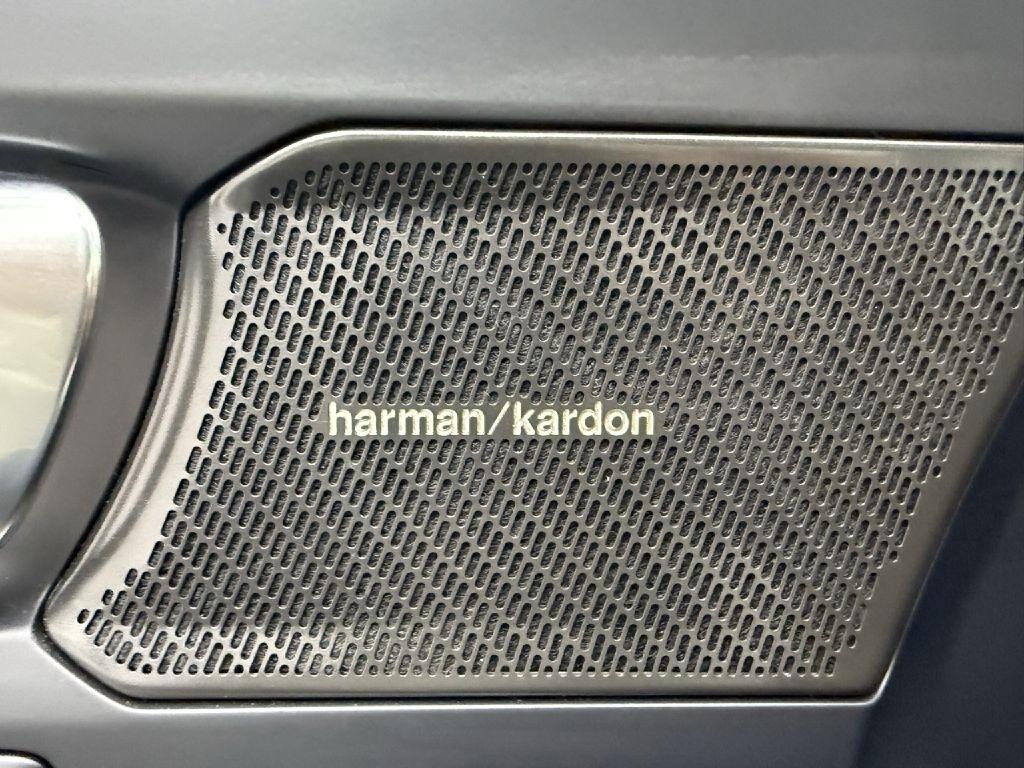 Volvo XC40 B5 Plus Dark AWD 2024
