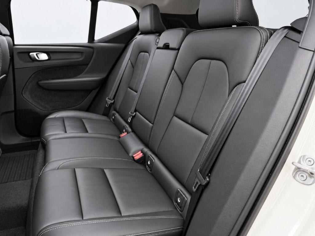 Volvo XC40 B5 Plus Dark AWD 2024