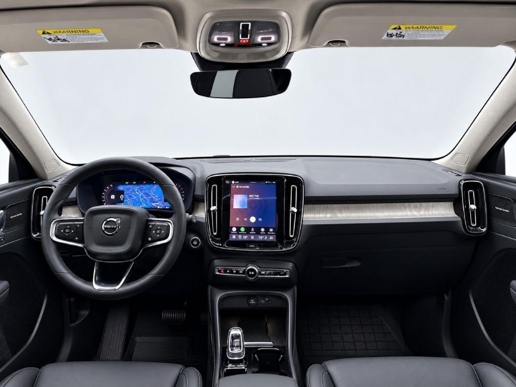Volvo XC40 B5 Plus Dark AWD 2024