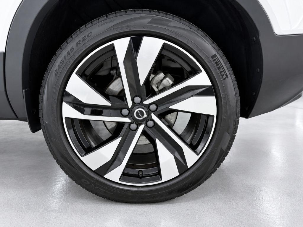 Volvo XC40 B5 Plus Dark AWD 2024