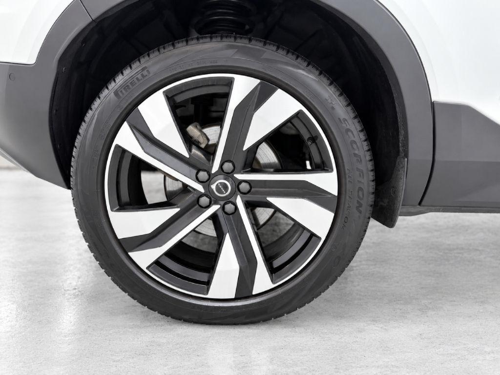 Volvo XC40 B5 Plus Dark AWD 2024