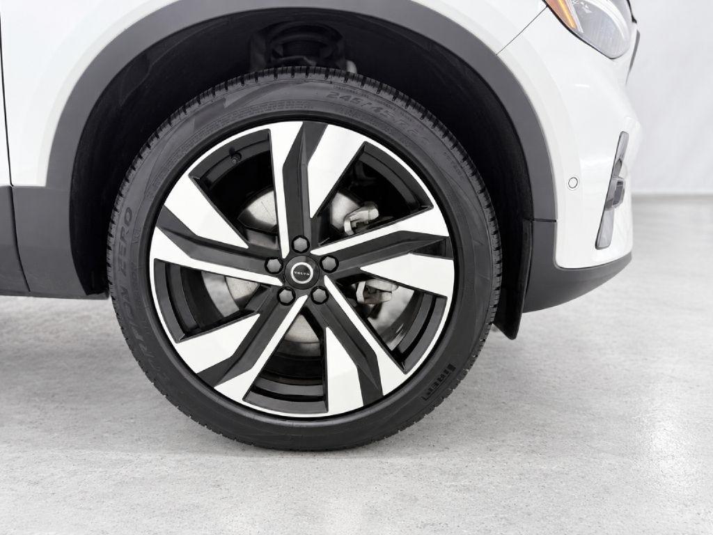 Volvo XC40 B5 Plus Dark AWD 2024