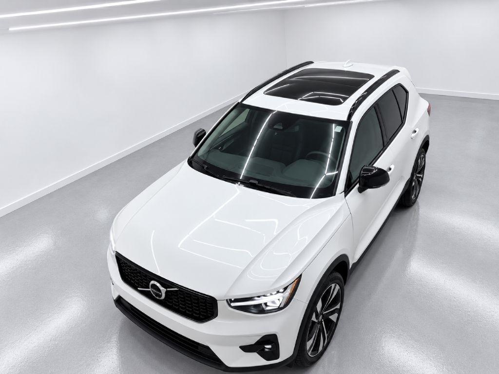 Volvo XC40 B5 Plus Dark AWD 2024