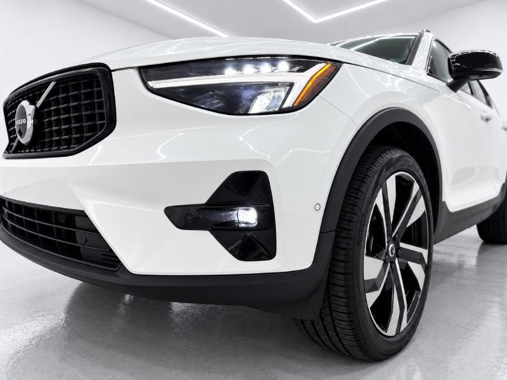 Volvo XC40 B5 Plus Dark AWD 2024