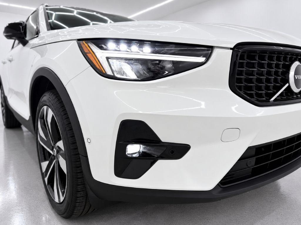 Volvo XC40 B5 Plus Dark AWD 2024