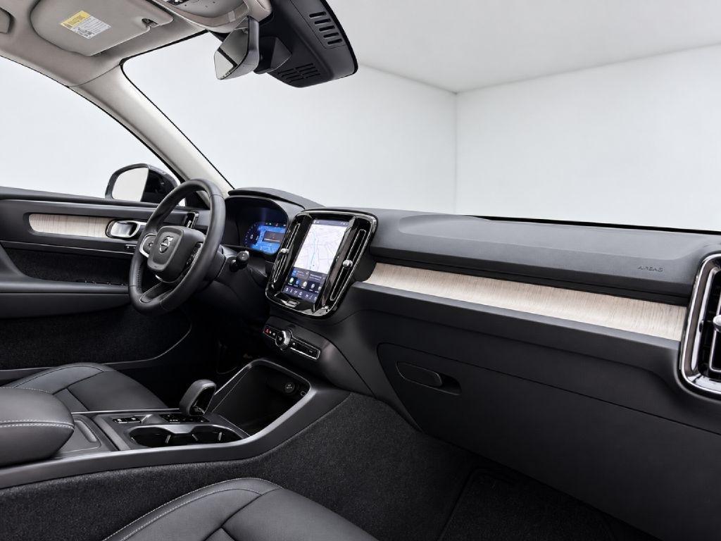 Volvo XC40 B5 Core AWD 2024