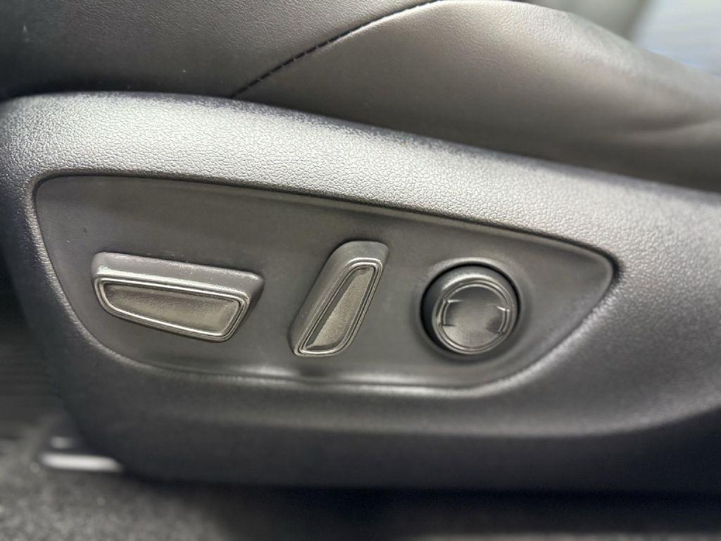 Toyota RAV4 Hybrid XSE 2024