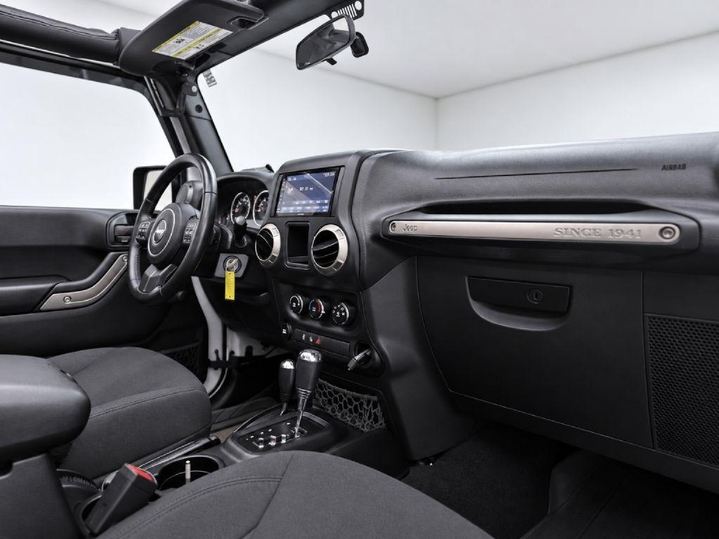 Jeep Wrangler Unlimited Sport 4WD 2017