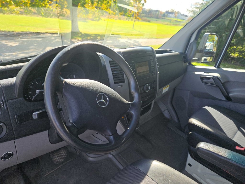 Mercedes-Benz Sprinter 3500 170-in. WB 2016 Mercedes-Benz Sprinter 3500 170-in. WB 2016