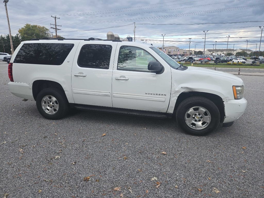 Chevrolet Suburban LT 1500 4WD 2011 Chevrolet Suburban LT 1500 4WD 2011