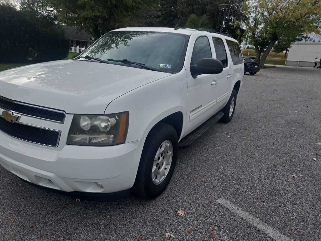 Chevrolet Suburban LT 1500 4WD 2011 Chevrolet Suburban LT 1500 4WD 2011