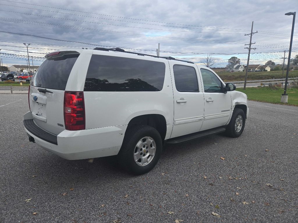 Chevrolet Suburban LT 1500 4WD 2011 Chevrolet Suburban LT 1500 4WD 2011