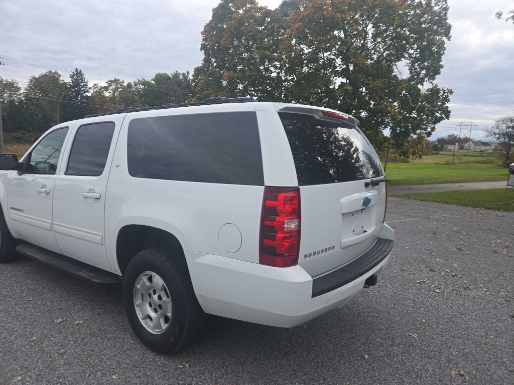 Chevrolet Suburban LT 1500 4WD 2011 Chevrolet Suburban LT 1500 4WD 2011