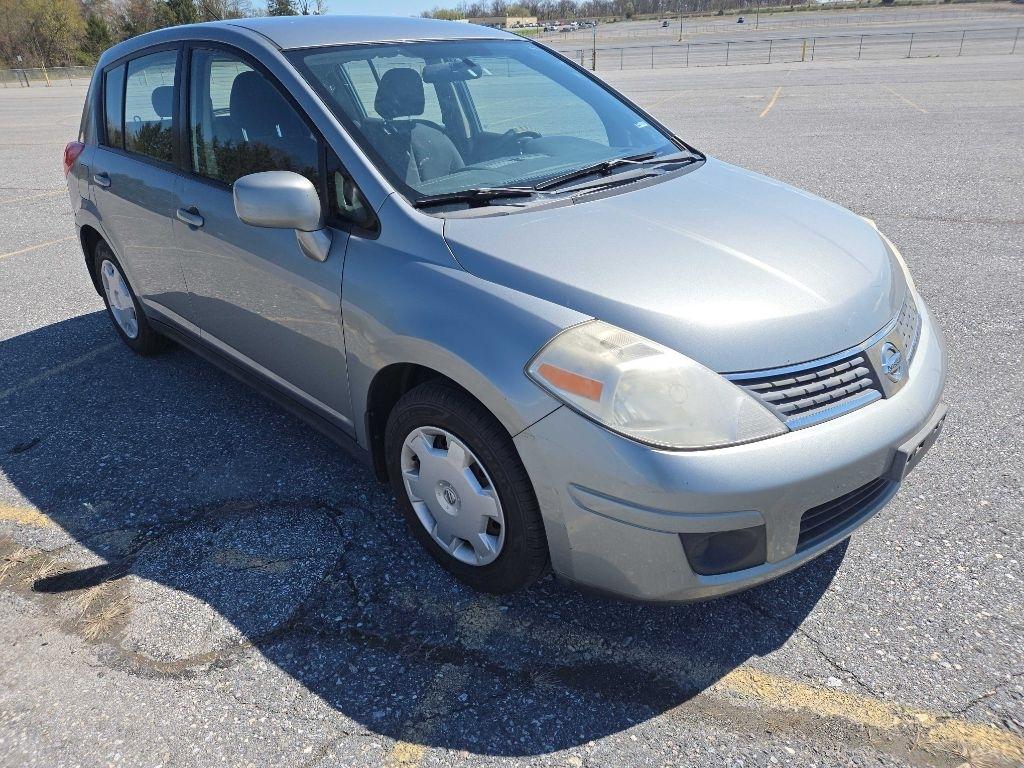 Nissan Versa 1.8 SL Hatchback 2009