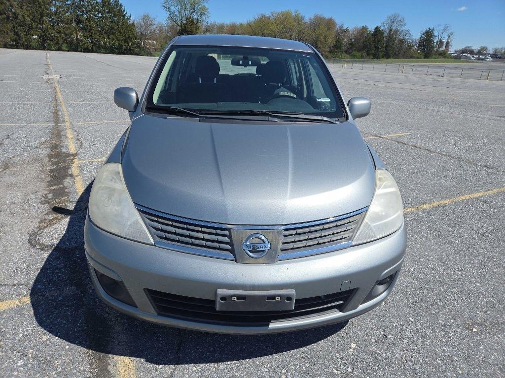 Nissan Versa 1.8 SL Hatchback 2009