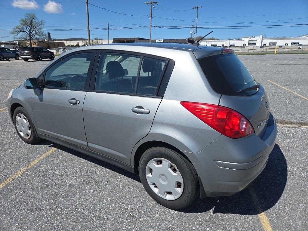 Nissan Versa 1.8 SL Hatchback 2009