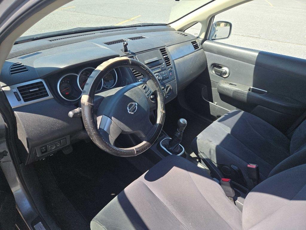 Nissan Versa 1.8 SL Hatchback 2009