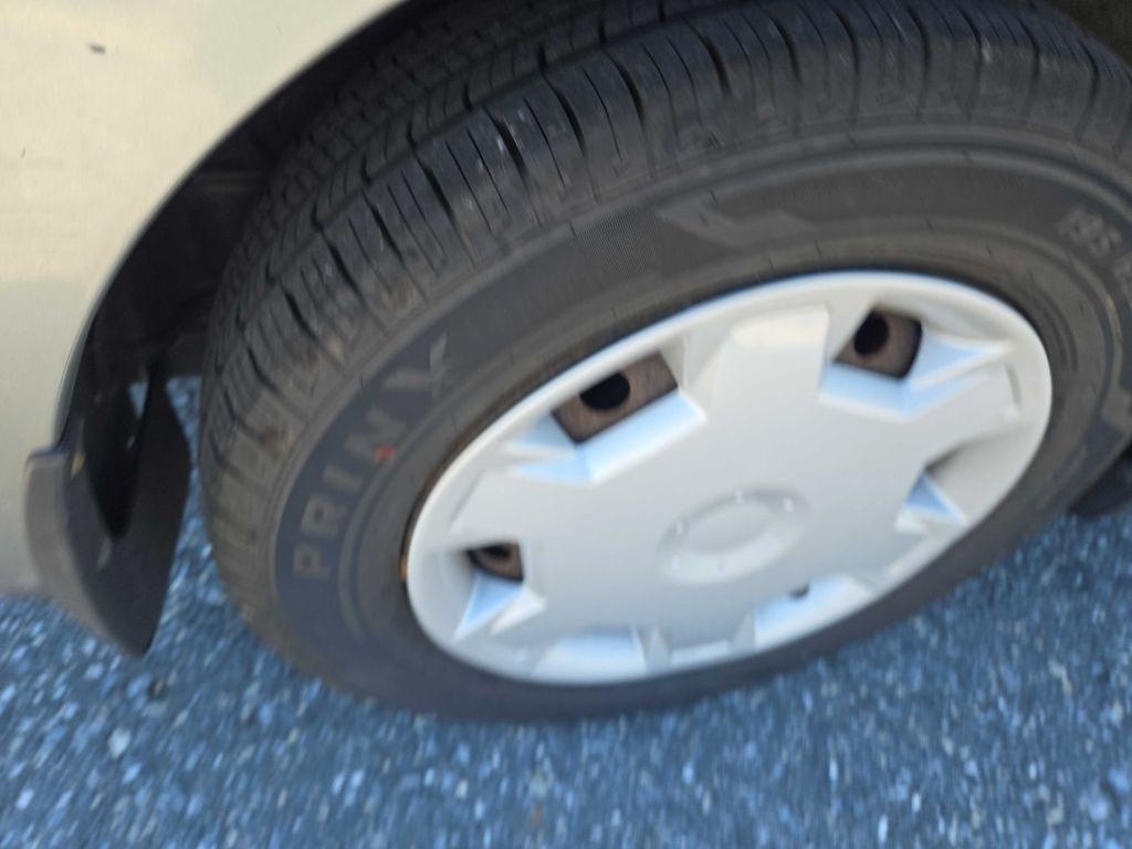 Nissan Versa 1.8 SL Hatchback 2009