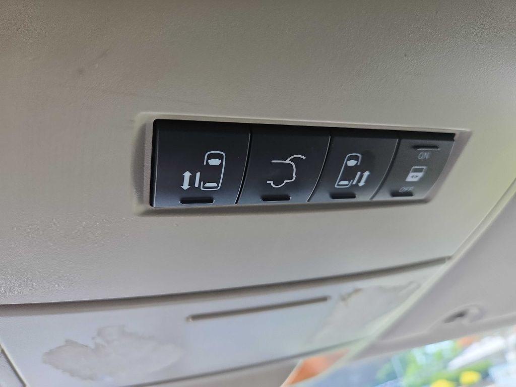 Dodge Grand Caravan SXT 2012